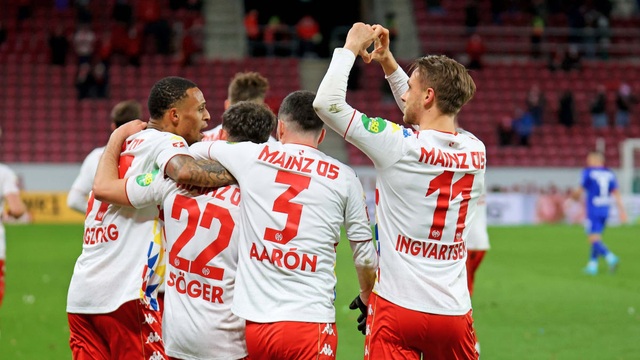 Mainz 05 ngược dòng giành chiến thắng trên sân nhà - Ảnh 2.
