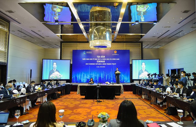 Chuyên gia Standard Chartered dự báo kinh tế Việt Nam tăng trưởng 6,7% trong năm 2022 - Ảnh 2.