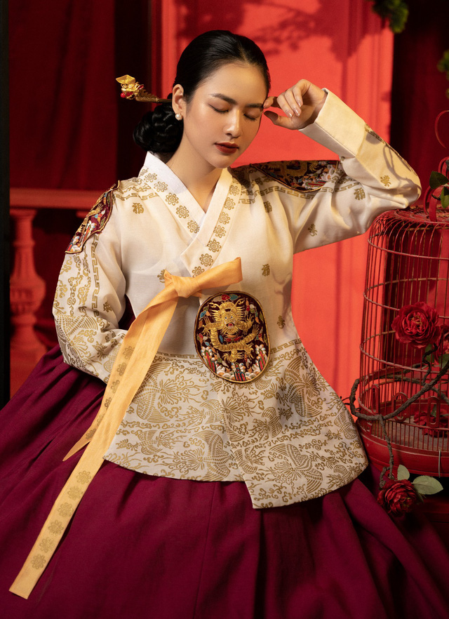 Việt Hoa hóa tiểu thư khuê các khi mặc trang phục hanbok - Ảnh 3.