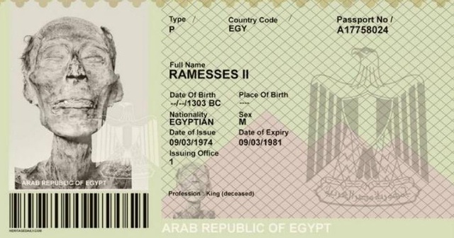 Xác ướp Ai Cập đầu tiên và duy nhất được cấp hộ chiếu khi đi nước ngoài - Ảnh 2.