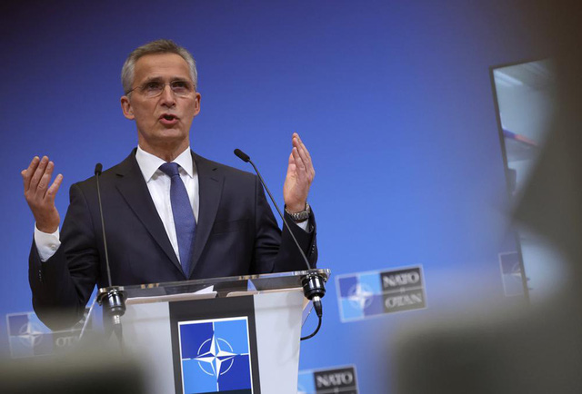 NATO họp khẩn về tình hình Ukraine - Ảnh 1.