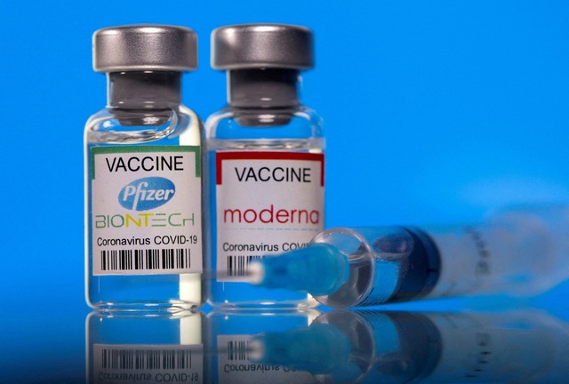 Thời gian giữa hai mũi cơ bản với vaccine Pfizer và Moderna có thể kéo dài đến 8 tuần - Ảnh 1.