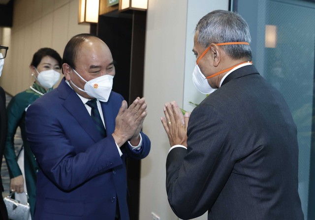 Chủ tịch nước Nguyễn Xuân Phúc bắt đầu chuyến thăm cấp Nhà nước tới Singapore - Ảnh 2.
