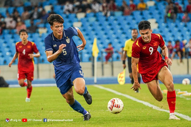 HLV U23 Việt Nam Đinh Thế Nam: “Tôi rất hạnh phúc với chức vô địch” - Ảnh 2.