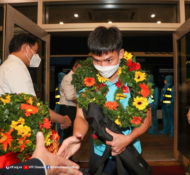 Đội tuyển U23 Việt Nam ấm áp ngày về - Ảnh 4.