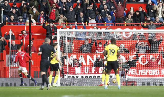 Phung phí cơ hội, Manchester United chia điểm với Watford - Ảnh 1.