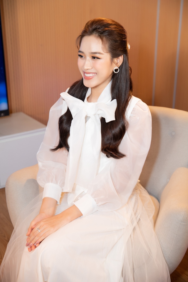 Hoa hậu Đỗ Thị  Hà tiết lộ lý do bố mẹ... cho đi cấy - Ảnh 3.