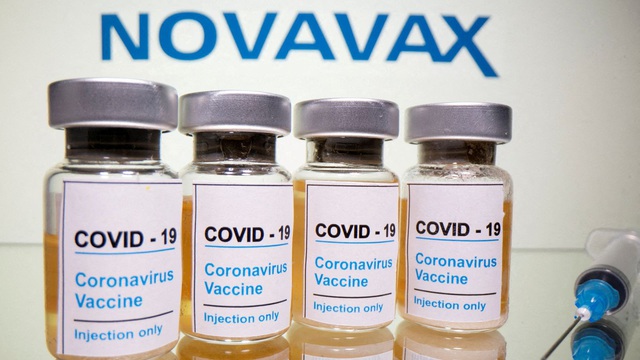 Anh phê duyệt vaccine dựa trên protein của Novavax cho người trên 18 tuổi - Ảnh 1.