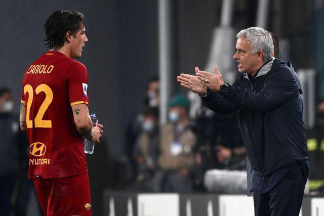 Bị Genoa cầm hòa, Mourinho đổ lỗi do trọng tài - Ảnh 2.