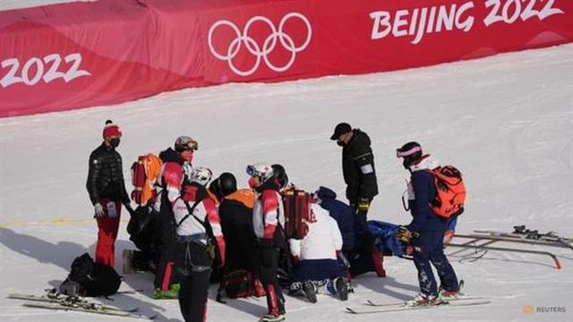 VĐV trượt tuyết Nina OBrien gặp tai nạn tại Olympic Mùa đông 2022 - Ảnh 2.