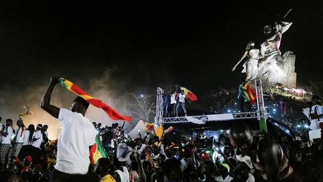 Biển người Senegal đổ ra đường ăn mừng chức vô địch châu Phi - Ảnh 6.