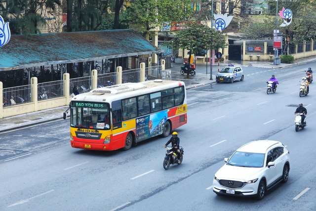 Xe bus Hà Nội hoạt động 100% công suất - Ảnh 2.