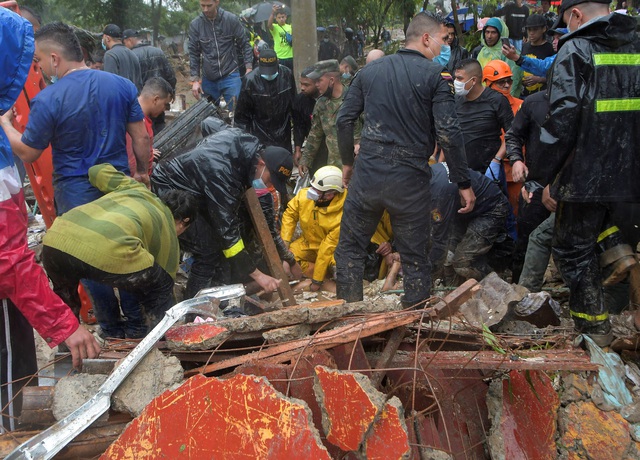 Sạt lở đất ở Colombia khiến ít nhất 14 người thiệt mạng và 35 người bị thương - Ảnh 5.