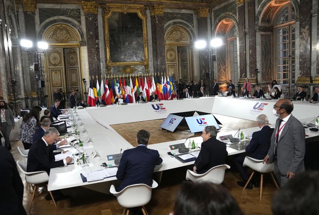 Hội nghị thượng đỉnh châu Âu ra Tuyên bố chung Versailles về tăng cường tự chủ chiến lược - Ảnh 2.