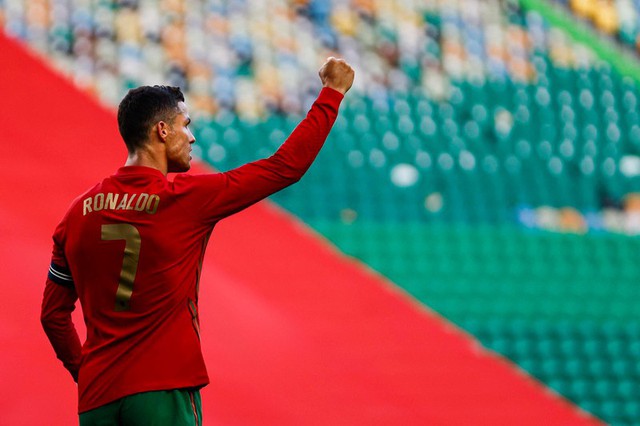Kỷ lục World Cup 2022: Không chỉ là vì bóng đá mà giải đấu World Cup 2022 tại Qatar được mong chờ vì sự xuất hiện của Cristiano Ronaldo, ngôi sao đang dẫn đầu danh sách ghi bàn cho ĐT Bồ Đào Nha.