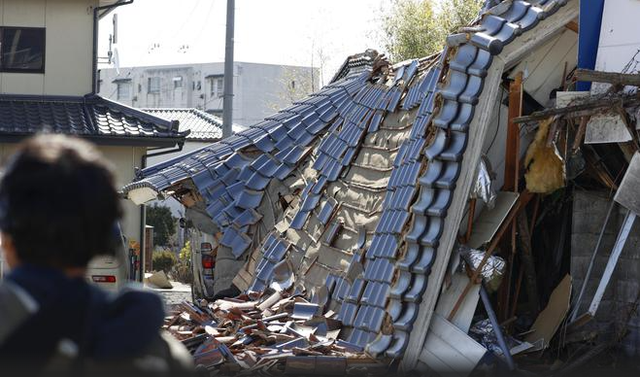 Northeast Japan devastated after the earthquake - Photo 1.