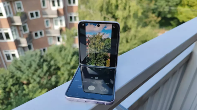 Tất tật những gì bạn muốn biết về Samsung Galaxy Z Flip 4 - Ảnh 1.