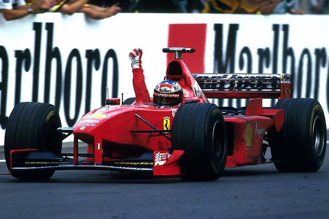 Chiếc xe F1 năm 1998 của huyền thoại Michael Schumacher được bán đấu giá - Ảnh 1.