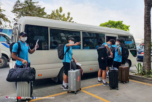 11 thành viên ĐT U23 Việt Nam âm tính với Covid-19 đã di chuyển về nước - Ảnh 2.