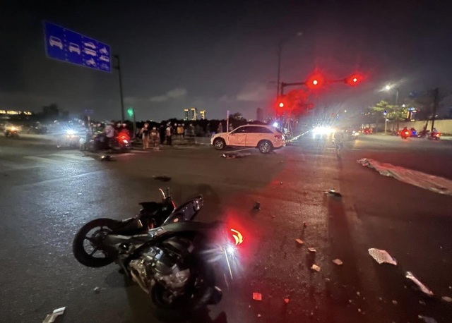 TP Hồ Chí Minh: Liên tiếp xảy ra 2 vụ tai nạn giao thông khiến 3 người tử vong - Ảnh 1.