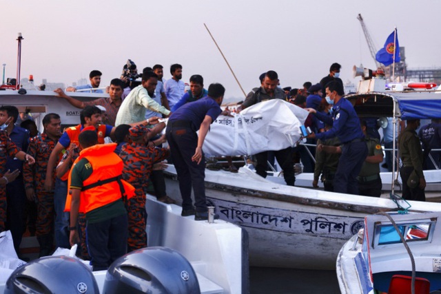 Chìm tàu ở Bangladesh khiến ít nhất 6 người thiệt mạng - Ảnh 1.
