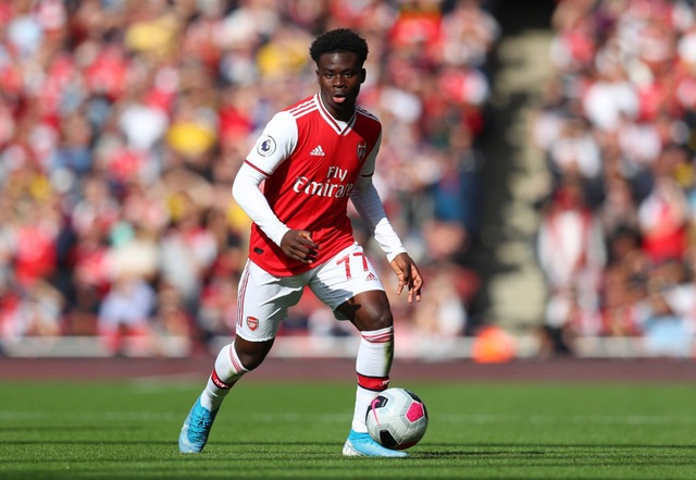 Arsenal sẽ tăng lương lên tới gấp 4 lần cho Bukayo Saka - Ảnh 1.