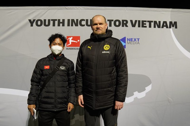 ĐT U17 Việt Nam thi đấu khởi sắc trước chủ nhà U16 Borussia Dortmund - Ảnh 2.
