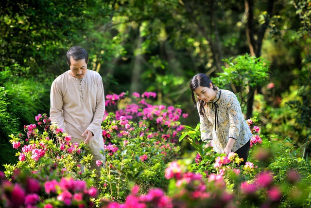 The way to the flower land: Uncle Lam and his wife showed off their sweet photos, the group of children could not keep up - Photo 6.