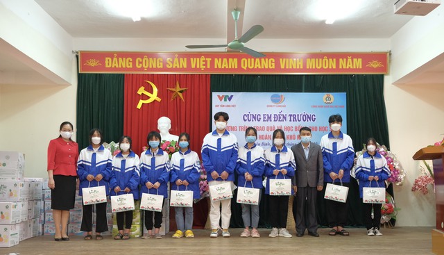 Quỹ Tấm lòng Việt thực hiện dự án Viết tiếp ước mơ tại tỉnh Cao Bằng - Ảnh 2.