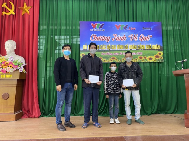 Quỹ Tấm lòng Việt và công ty TNHH Amway Việt Nam tổ chức chương trình thiện nguyện tại tỉnh Cao Bằng - Ảnh 2.
