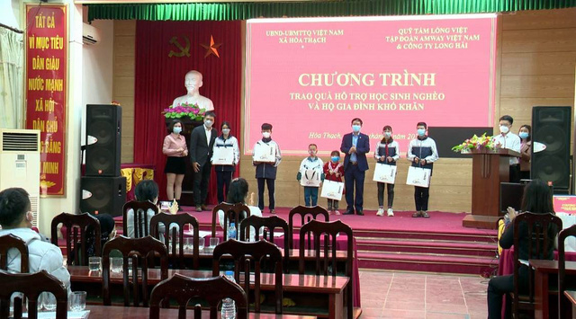 Chương trình trao quà hỗ trợ học sinh nghèo và hộ gia đình khó khăn tại xã Hoà Thạch, huyện Quốc Oai, thành phố Hà Nội - Ảnh 3.