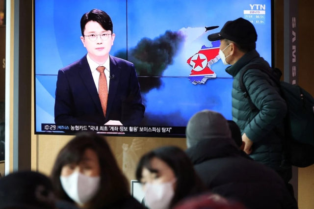 Triều Tiên xác nhận phóng thử vệ tinh do thám - Ảnh 1.