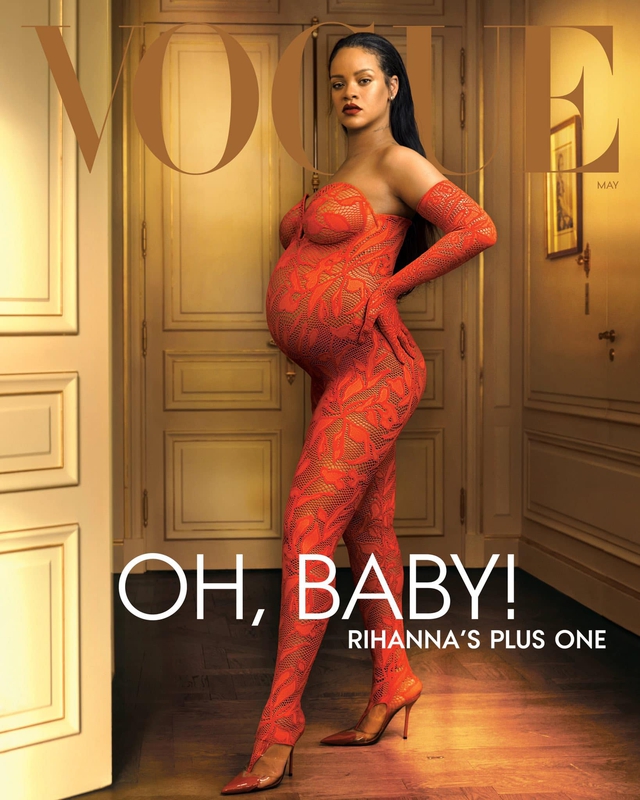 Rihanna thả dáng với bụng bầu trên Vogue - Ảnh 1.