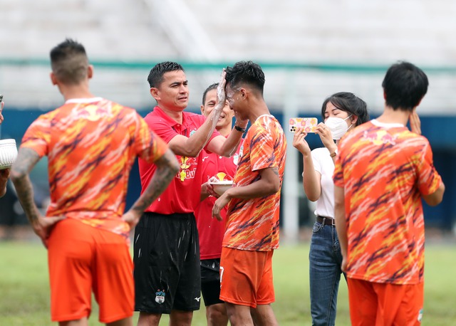 Group stage AFC Champions League Group H: Heavy rain affects the training plans of the teams - Photo 1.