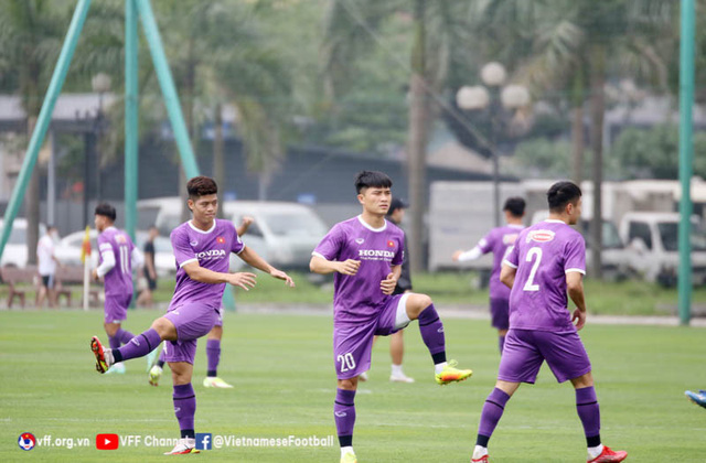 Nguyên Hoàng lỡ hẹn vì chấn thương, U23 Việt Nam bổ sung 3 cầu thủ - Ảnh 9.