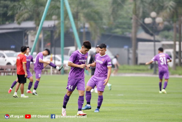Nguyên Hoàng lỡ hẹn vì chấn thương, U23 Việt Nam bổ sung 3 cầu thủ - Ảnh 10.