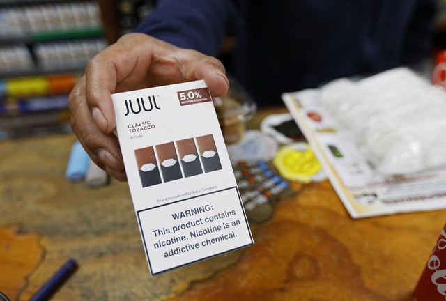 Hãng thuốc lá Juul chấp thuận nộp phạt 22,5 triệu USD - Ảnh 1.