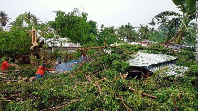 Typhoon Megi in the Philippines: The death toll increased to 123, the army made search and rescue efforts - Photo 3.
