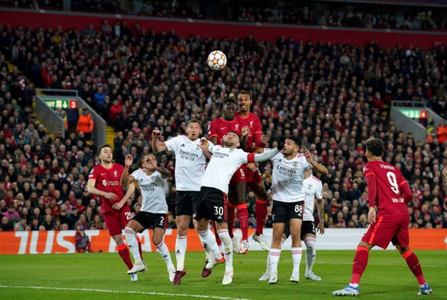 Liverpool 3-3 Benfica (chung cuộc 6-4): cú đúp của Firmino giúp đội bóng thành phố cảng nuôi hy vọng ăn 4 - Ảnh 1.