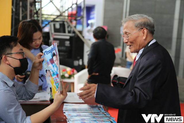 Vua tiếng Việt thu hút đông đảo khán giả tại Hội Báo toàn quốc 2022 - Ảnh 9.