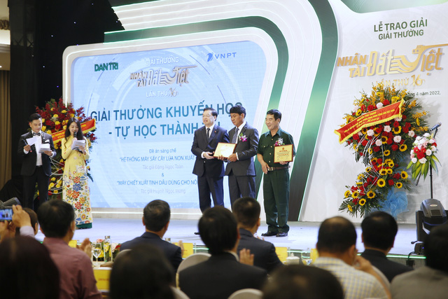 Các giải thưởng Nhân tài Đất Việt lần thứ 16 đã tìm được chủ nhân - Ảnh 3.