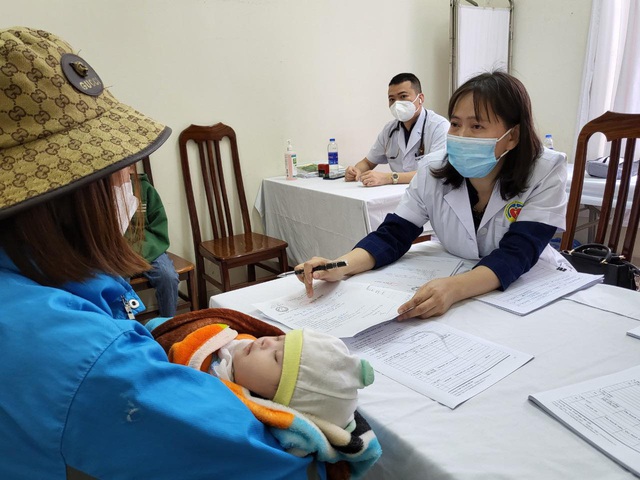 Hơn 1.000 trẻ em được khám sàng lọc tim bẩm sinh tại tỉnh Phú Thọ - Ảnh 9.