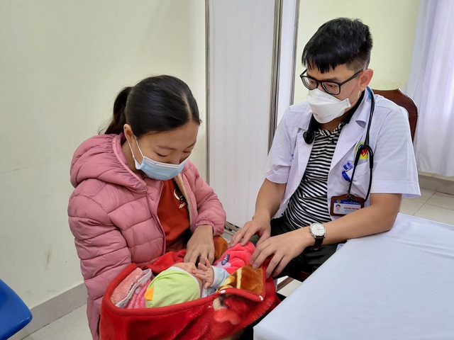 Hơn 1.000 trẻ em được khám sàng lọc tim bẩm sinh tại tỉnh Phú Thọ - Ảnh 8.