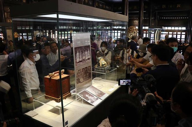 Tiếp nhận và trưng bày 2 cổ vật triều Nguyễn - Ảnh 5.