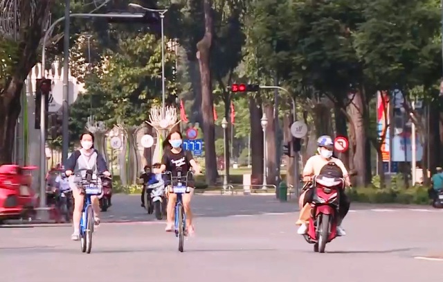 Xe đạp công cộng dần được ưa chuộng tại TP Hồ Chí Minh - Ảnh 2.
