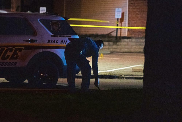 Mỹ: Xả súng hàng loạt ở Pittsburgh khiến 2 người thiệt mạng, nhiều người bị thương - Ảnh 5.
