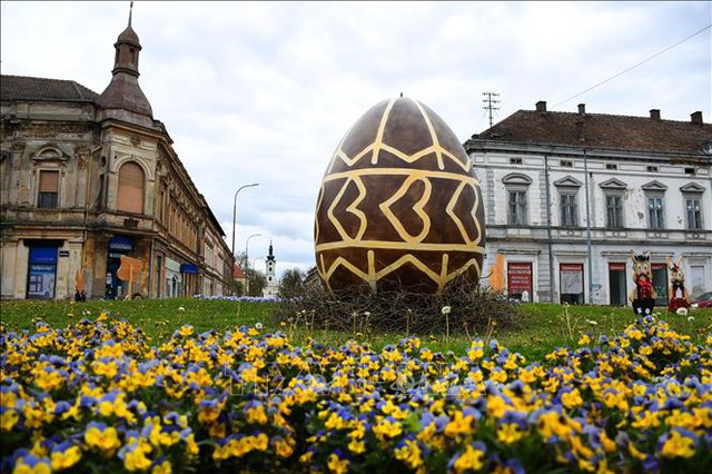 Many parts of the world are busy celebrating Easter - Photo 2.