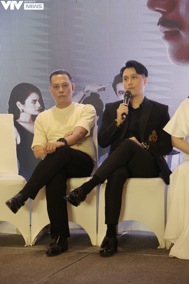 Việt Anh bật khóc, thừa nhận nhớ con trong họp báo ra mắt phim mới - Ảnh 2.