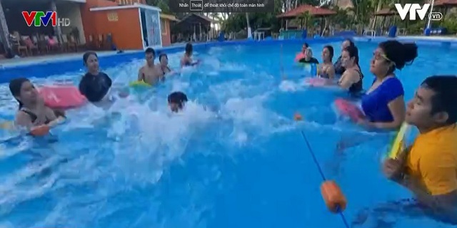 Nicaraguans learn to swim to cross the border into the US - Photo 1.