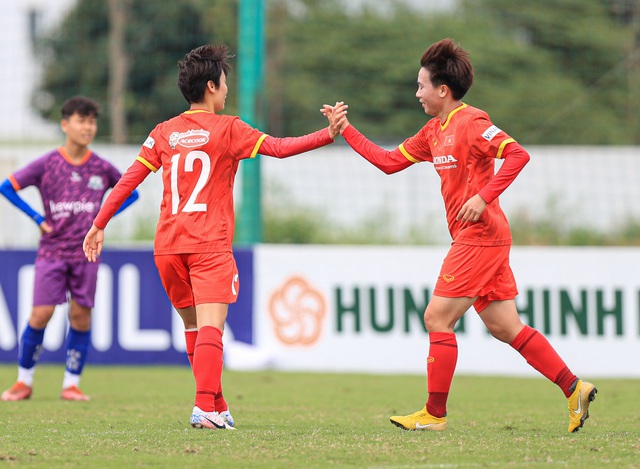 ĐT nữ Việt Nam đấu U13 nam Phù Đổng FC | Bài test trước chuyến tập huấn Hàn Quốc - Ảnh 3.